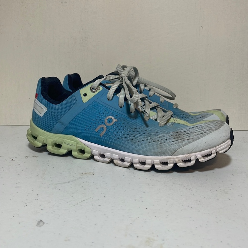 ON cloud RUNNING WOMEN'S CLOUDFLOW 8